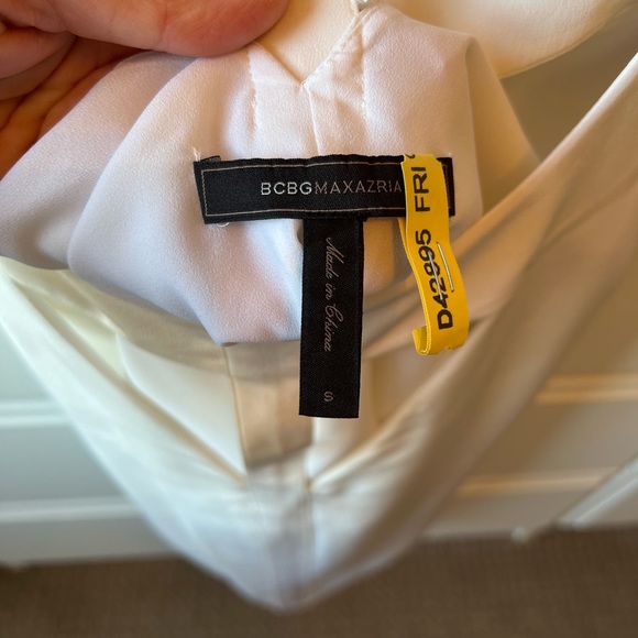 White BCBG sleeveless silk top in great condition. - Picture 2 of 5